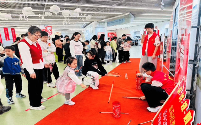 书香伴佳节 文化润民心